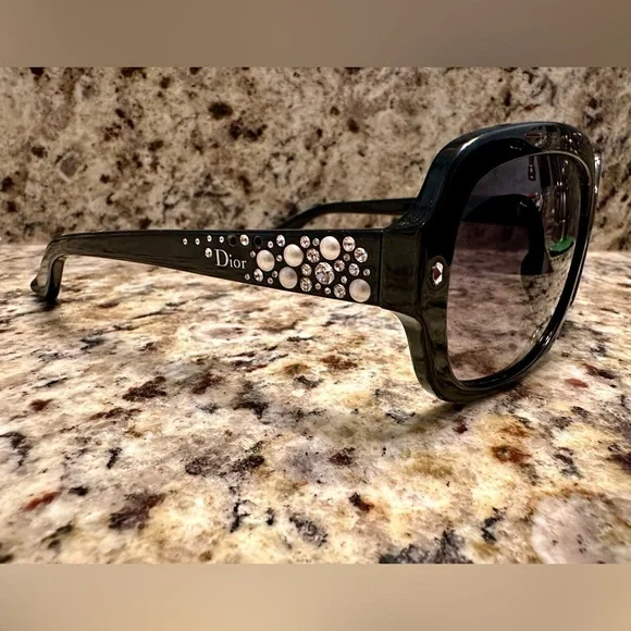 Dior Brilliance F Crystal Pearl Black Sunglasses Dior  display picture 3